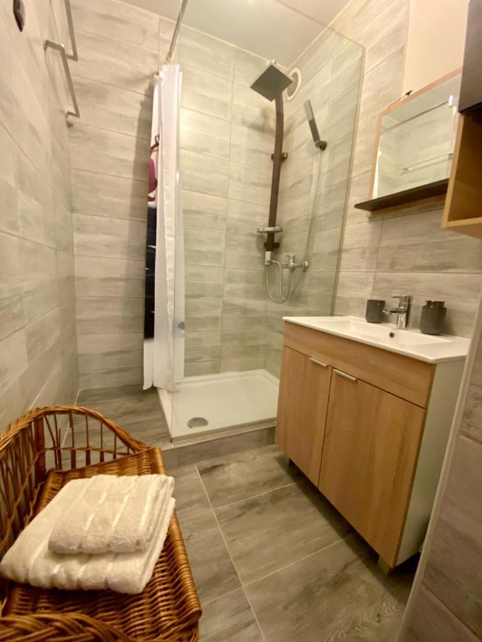 Apartment With Balcony And Free Parking Zadar Ngoại thất bức ảnh