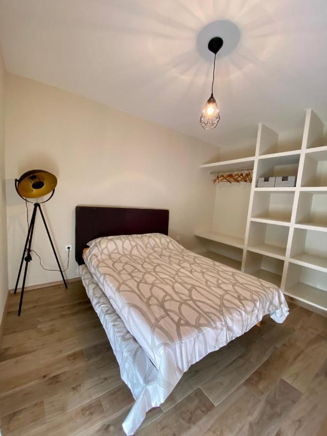 Apartment With Balcony And Free Parking Zadar Ngoại thất bức ảnh